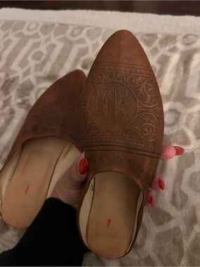 Handmade leather flat from Morocco